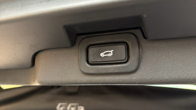 Land Rover Discovery 3.0 D300 R-Dynamic HSE 5dr Auto Diesel Station Wagon